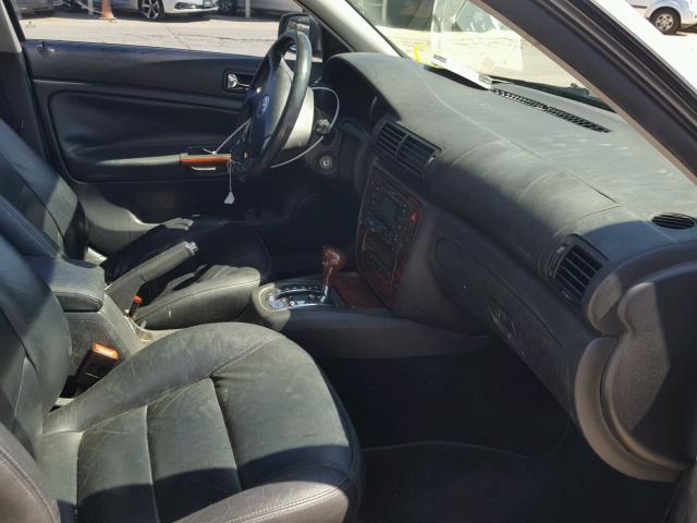 WVWYH63B24E161986 - 2004 VOLKSWAGEN PASSAT GLX 银色 照片 5