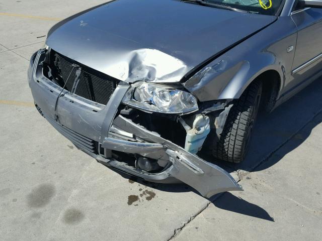 WVWYH63B24E161986 - 2004 VOLKSWAGEN PASSAT GLX 银色 照片 9