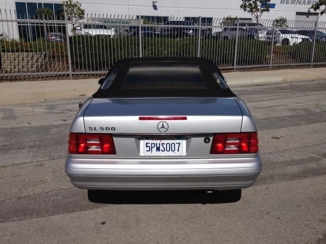 WDBFA67F4WF158432 - 1998 MERCEDES-BENZ SL 500 SILVER photo 5