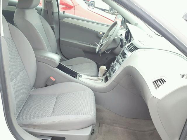 1G1ZC5EU4BF158017 - 2011 CHEVROLET MALIBU 1LT WHITE photo 5