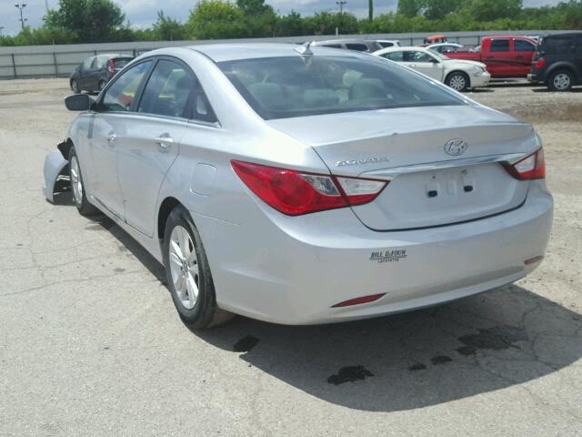 5NPEB4AC2DH647136 - 2013 HYUNDAI SONATA GLS SILVER photo 3