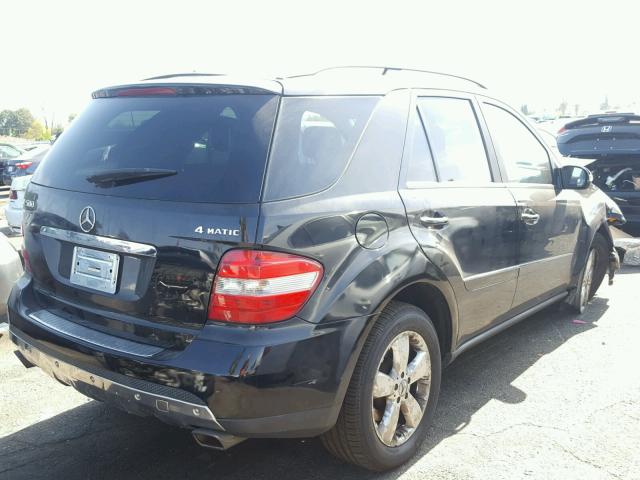 4JGBB75E07A156197 - 2007 MERCEDES-BENZ ML 500 BLACK photo 4