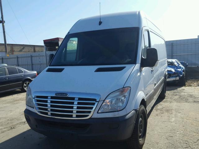 WDYPE845575203584 - 2007 FREIGHTLINER SPRINTER 2 WHITE photo 2