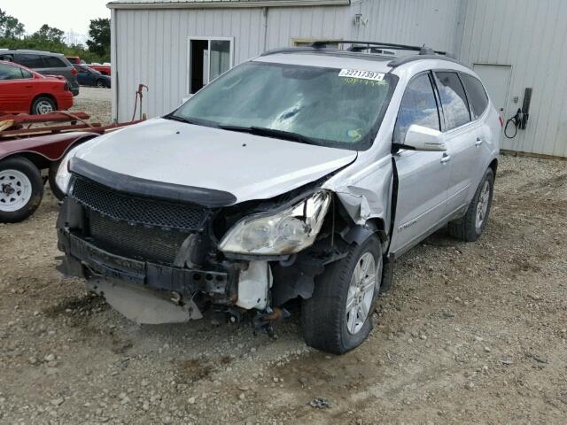 1GNER23DX9S124887 - 2009 CHEVROLET TRAVERSE SILVER photo 2