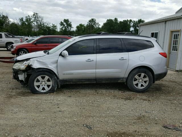 1GNER23DX9S124887 - 2009 CHEVROLET TRAVERSE SILVER photo 9