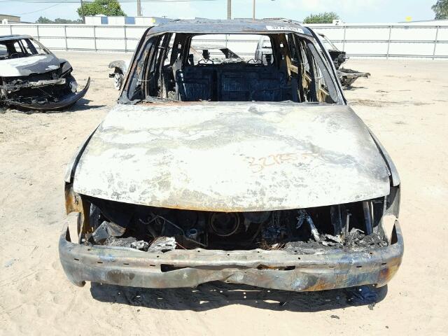 1GNEC13V25R273705 - 2005 CHEVROLET TAHOE C150 BURN photo 10