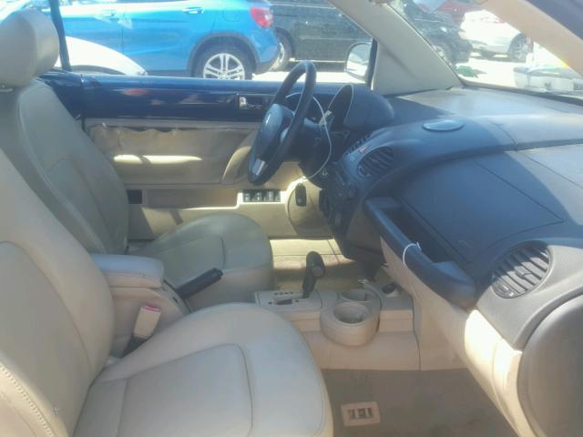 3VWCM31Y84M329763 - 2004 VOLKSWAGEN NEW BEETLE 蓝色 照片 5