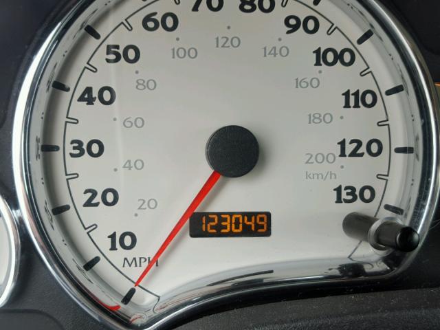 5GZCZ43D04S822637 - 2004 SATURN VUE BLUE photo 8