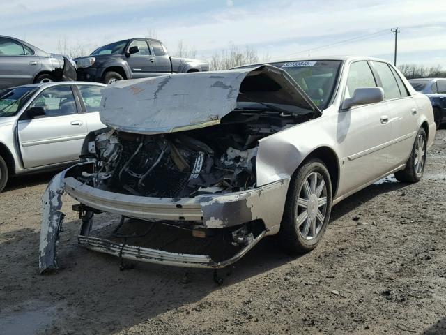 1G6KD57Y67U201946 - 2007 CADILLAC DTS WHITE photo 2