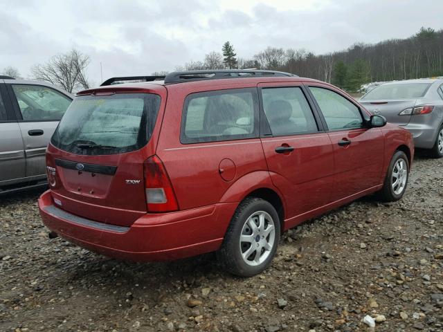 1FAFP36N65W281824 - 2005 FORD FOCUS ZXW RED photo 4