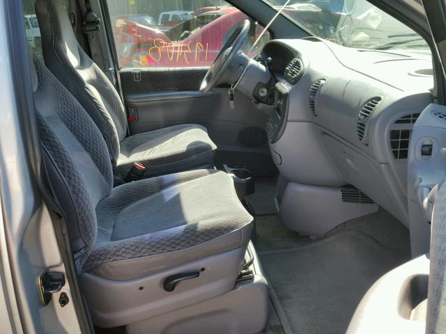 1C4GJ44G4YB765898 - 2000 CHRYSLER GRAND VOYA Gümüş foto 5