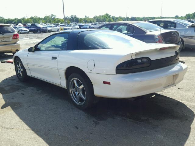 2G1FP22P9V2109986 - 1997 CHEVROLET CAMARO Z28 WHITE photo 3