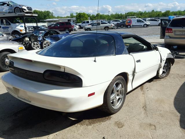 2G1FP22P9V2109986 - 1997 CHEVROLET CAMARO Z28 WHITE photo 4