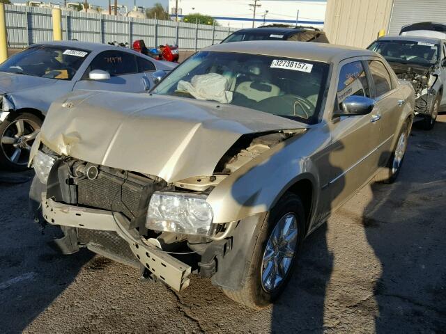 2C3CA5CV3AH154184 - 2010 CHRYSLER 300 TOURIN GOLD photo 2