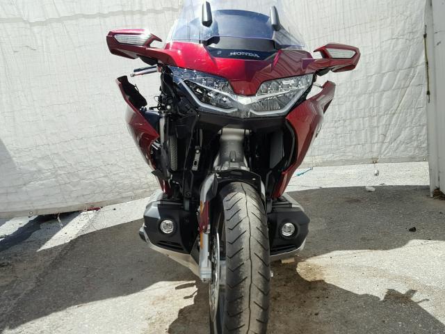 JH2SC7907JK000750 - 2018 HONDA GL1800 RED photo 9