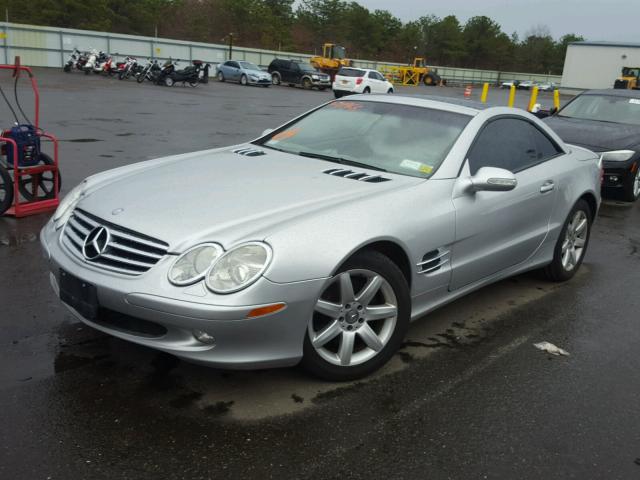 WDBSK75F23F041786 - 2003 MERCEDES-BENZ SL 500R SILVER photo 2