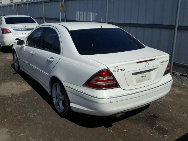 WDBRF40J15A763439 - 2005 MERCEDES-BENZ C 230K SPO WHITE photo 3