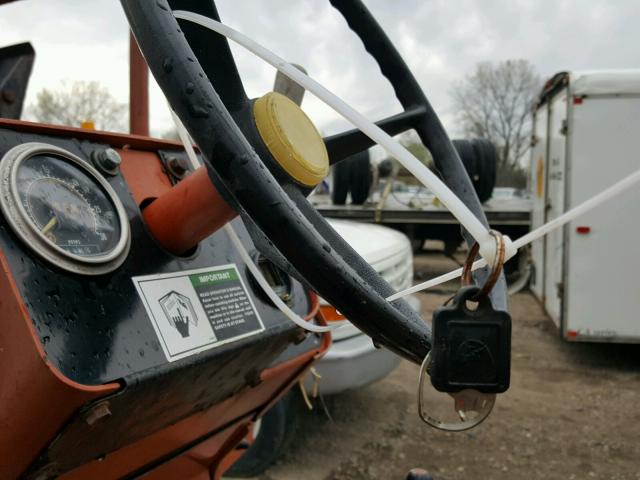 000000000006C2255 - 1994 DITCH WITCH TRENCHER ORANGE photo 5