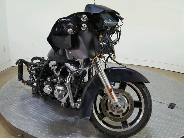 1HD1KHM17BB640549 - 2011 HARLEY-DAVIDSON FLTRX 黑色 照片 2