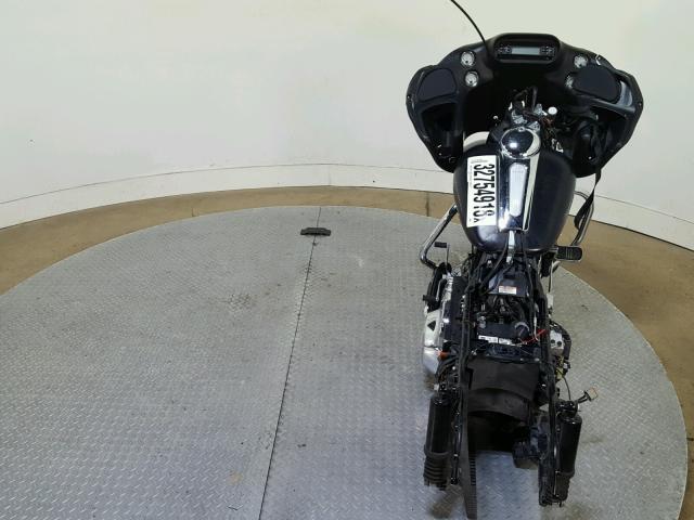 1HD1KHM17BB640549 - 2011 HARLEY-DAVIDSON FLTRX 黑色 照片 9