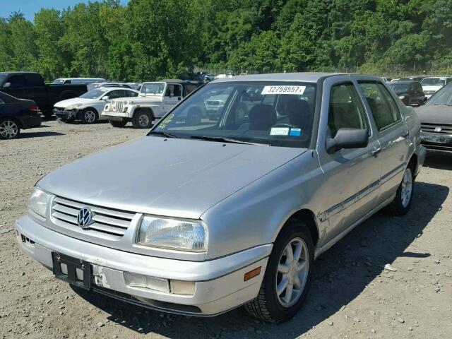 3VWRB81H9WM233074 - 1998 VOLKSWAGEN JETTA GL SILVER photo 2