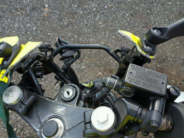 MLHNC5100G5200041 - 2016 HONDA CBR300 R YELLOW photo 8