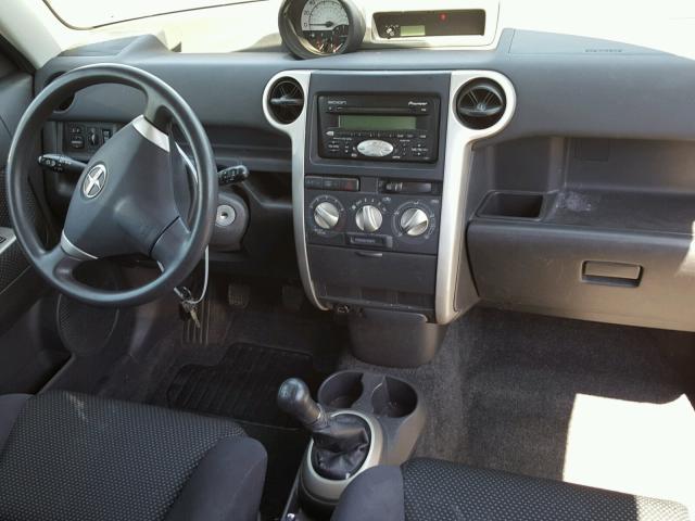 JTLKT334354005956 - 2005 TOYOTA SCION XB BLUE photo 9