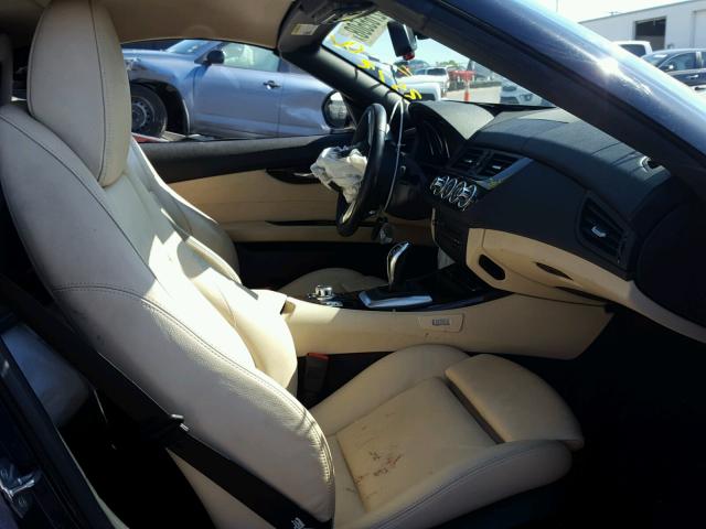 WBALM7C53BE383243 - 2011 BMW Z4 SDRIVE3 BLUE photo 5