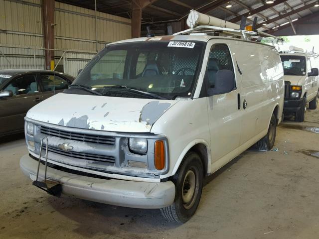 1GCFG25W1Y1166466 - 2000 CHEVROLET EXPRESS G2 WHITE photo 2