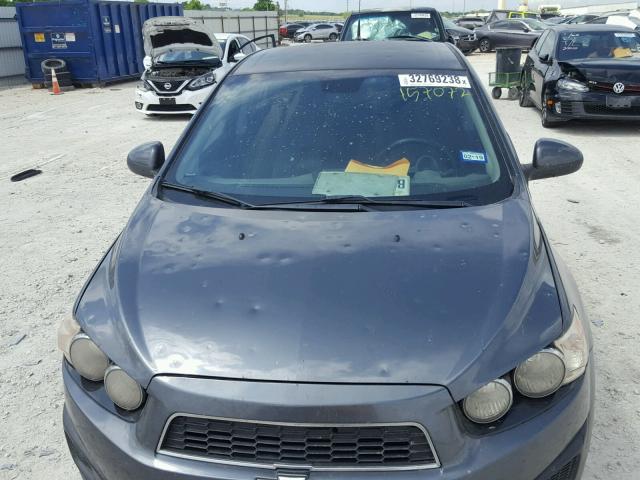 1G1JA5SH6D4157072 - 2013 CHEVROLET SONIC LS 灰色 照片 9