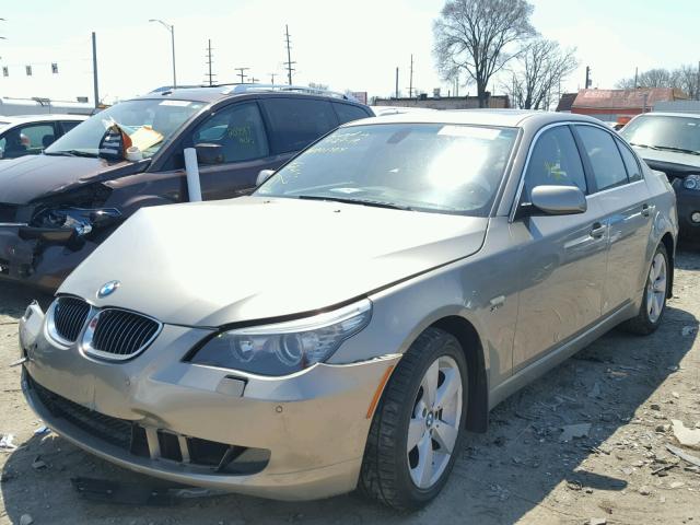 WBANV13548C150494 - 2008 BMW 528 XI CREAM photo 2