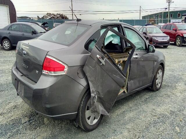 1FAHP35N89W233709 - 2009 FORD FOCUS SE GRAY photo 4