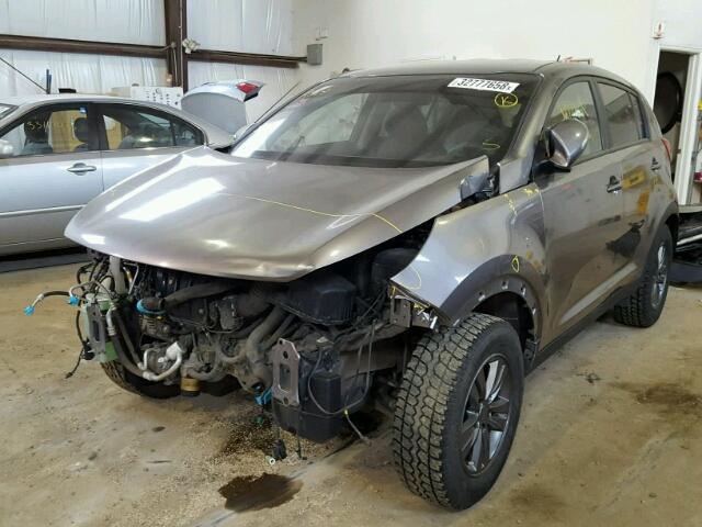 KNDPB3A20D7467197 - 2013 KIA SPORTAGE B GRAY photo 2