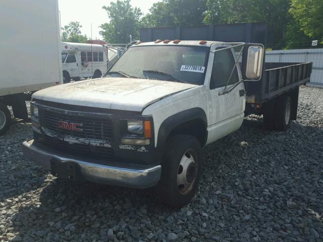 1GDKC34J3TJ517940 - 1996 GMC SIERRA C35 WHITE photo 2