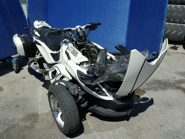 2BXJADA18CV000118 - 2012 CAN-AM SPYDER ROA WHITE photo 1