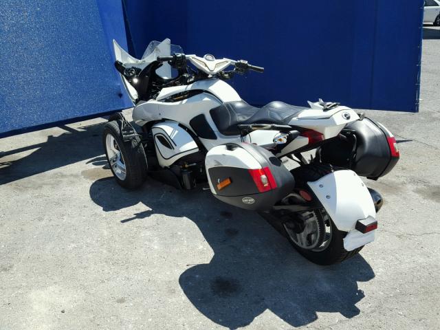 2BXJADA18CV000118 - 2012 CAN-AM SPYDER ROA WHITE photo 3