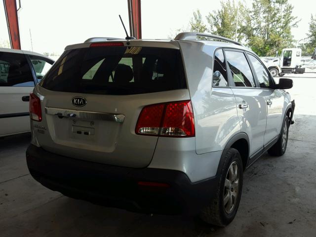 5XYKT3A67DG400612 - 2013 KIA SORENTO LX SILVER photo 4