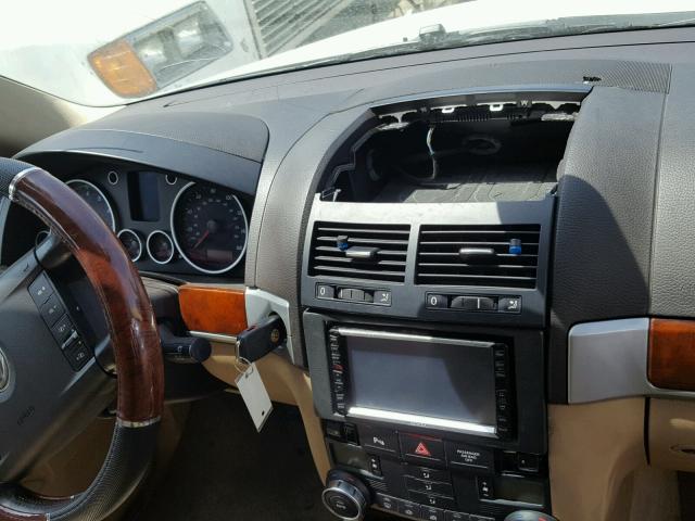 WVGZG77LX5D067275 - 2005 VOLKSWAGEN TOUAREG 3. WHITE photo 9