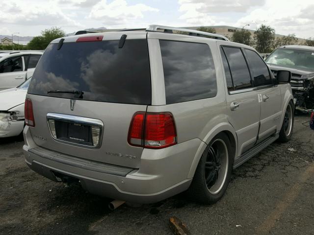 5LMFU28R23LJ15160 - 2003 LINCOLN NAVIGATOR 银色 照片 4