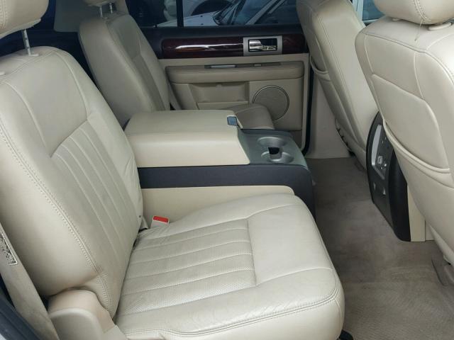 5LMFU28R23LJ15160 - 2003 LINCOLN NAVIGATOR 银色 照片 6