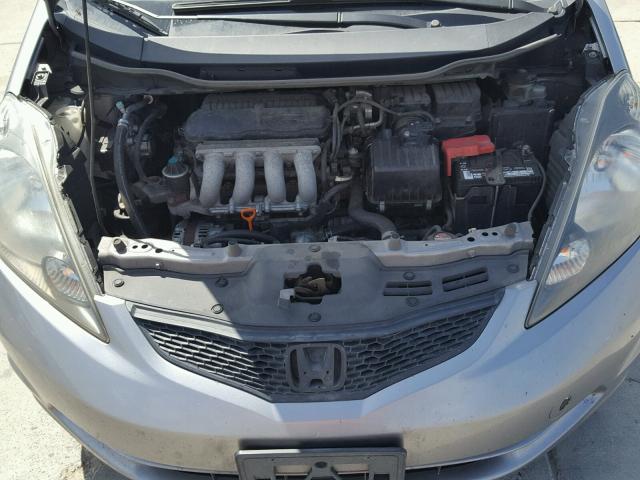 JHMGE8H22AS017598 - 2010 HONDA FIT SILVER photo 7