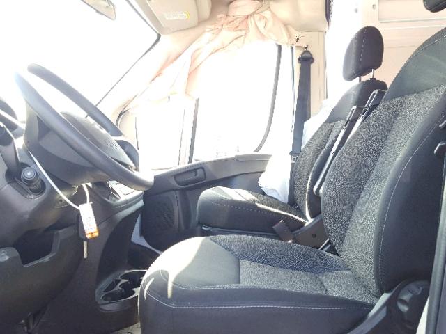 3C6TRVBG7JE110893 - 2018 RAM PROMASTER 白色 照片 5