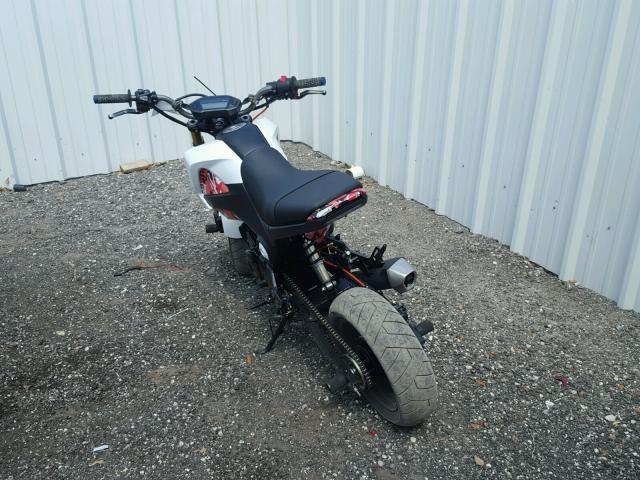 MLHJC6112F5108604 - 2015 HONDA GROM 125 WHITE photo 3