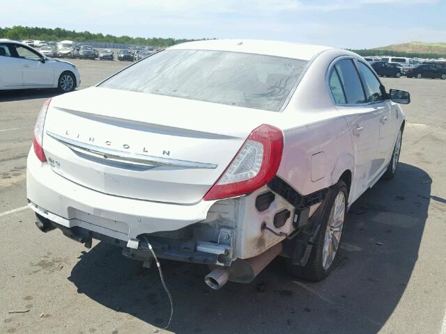 1LNHL9FT5FG605157 - 2015 LINCOLN MKS WHITE photo 4