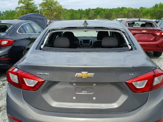 1G1BE5SM8J7158465 - 2018 CHEVROLET CRUZE LT GRAY photo 9