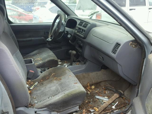 1N6ED27Y0YC344307 - 2000 NISSAN FRONTIER C SILVER photo 5