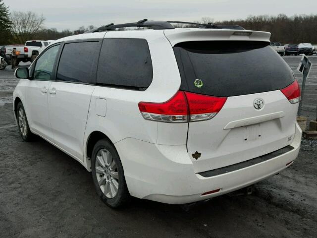 5TDJK3DC4DS053808 - 2013 TOYOTA SIENNA LE WHITE photo 3