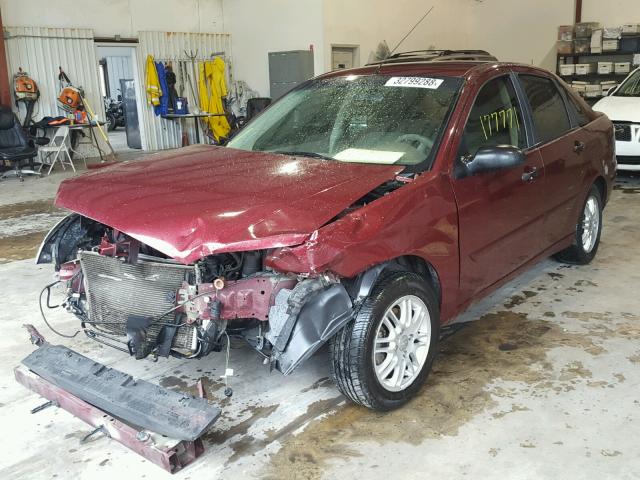 1FAFP34N96W121344 - 2006 FORD FOCUS ZX4 RED photo 2