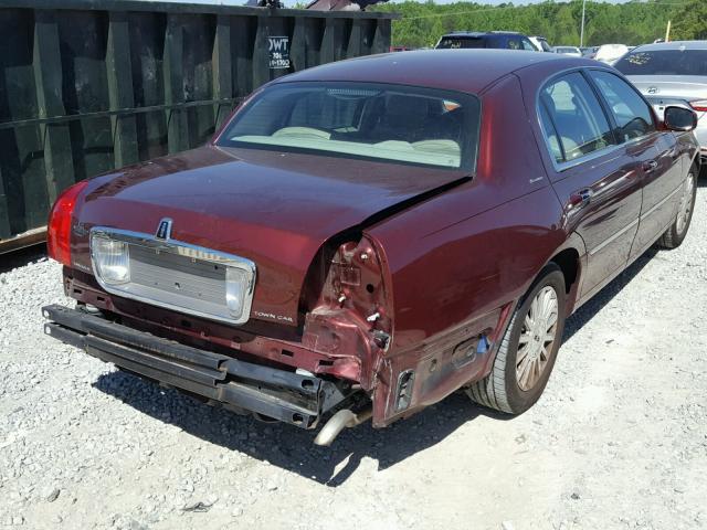 1LNHM81W93Y670821 - 2003 LINCOLN TOWN CAR E BURGUNDY photo 4