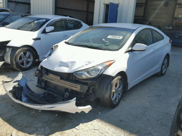 KMHDH6AE1DU001689 - 2013 HYUNDAI ELANTRA CO WHITE photo 2